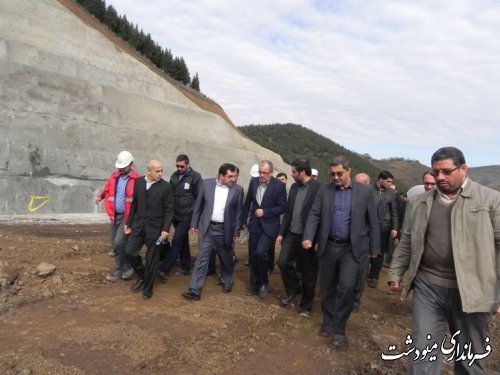 مشاور وزیر نیرو و مدیرعامل منابع آب ایران در مینودشت گفت:555 هزار نفر از آب شرب سد نرم آب و چهل چای مینودشت بهره مند خواهند شد.