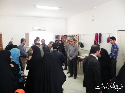 افتتاح نمایشگاه دستاورد های هنرمندان هنرهای سنتی و دستی در مینودشت 