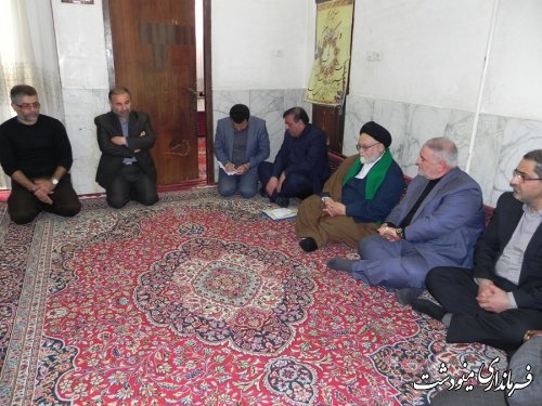 استاندار گلستان با خانواده دو تن از جانباختگان معدن آزادشهر در شهر مینودشت دیدار کرد