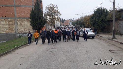 همایش بزرگ پیاده‌روی خانوادگی در شهرستان مینودشت به مناسبت هفته بسیج