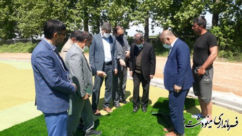 فرماندار مینودشت از پروژه نصب چمن مصنوعی استادیوم شهید اقبالی شهرستان بازدید کرد