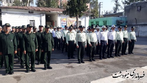 مراسم صبحگاه مشترک نیروهای نظامی و انتظامی شهرستان مینودشت برگزارشد