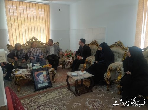 دیدار فرماندار با خانواده شهید صمد شاه بیکی به مناسبت هفته مبارزه با مواد مخدر