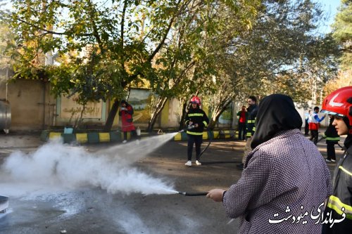 مانور زلزله و ایمنی در سطح مدارس شهرستان مینودشت برگزار شد